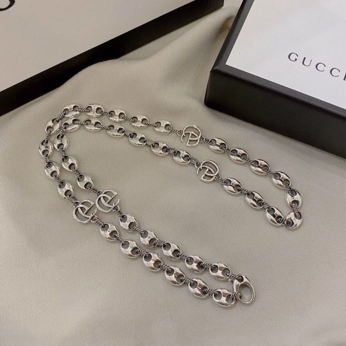 G*u*i necklaces